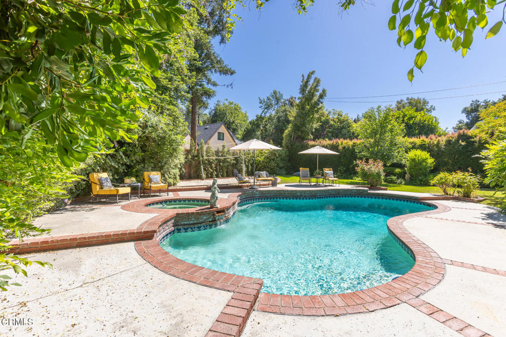 4621 Alta Canyada Road