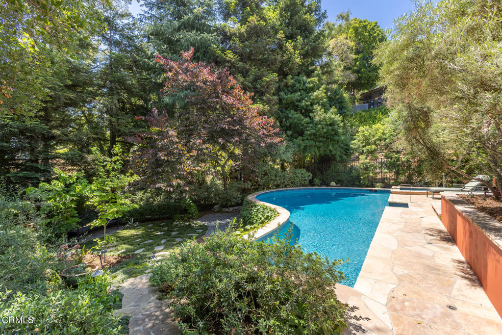 1040 Hillcroft Road