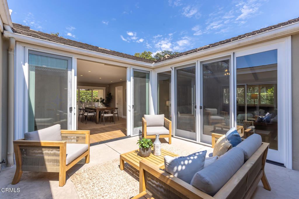 1040 S Orange Grove Boulevard 11