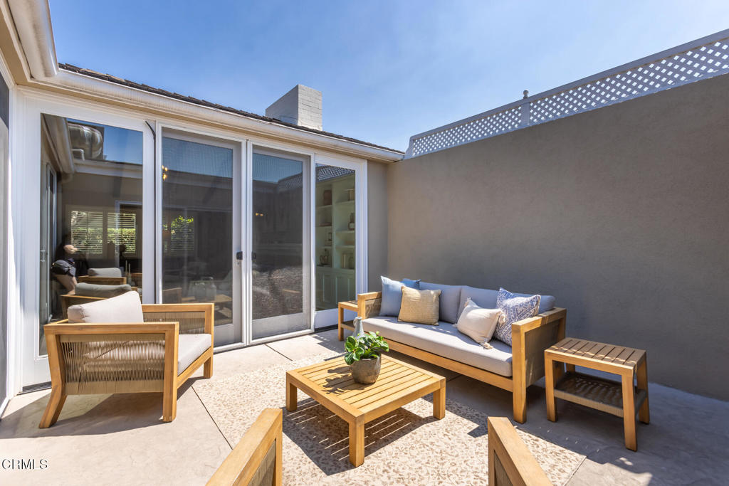 1040 S Orange Grove Boulevard 11