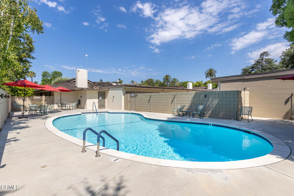 1040 S Orange Grove Boulevard 11