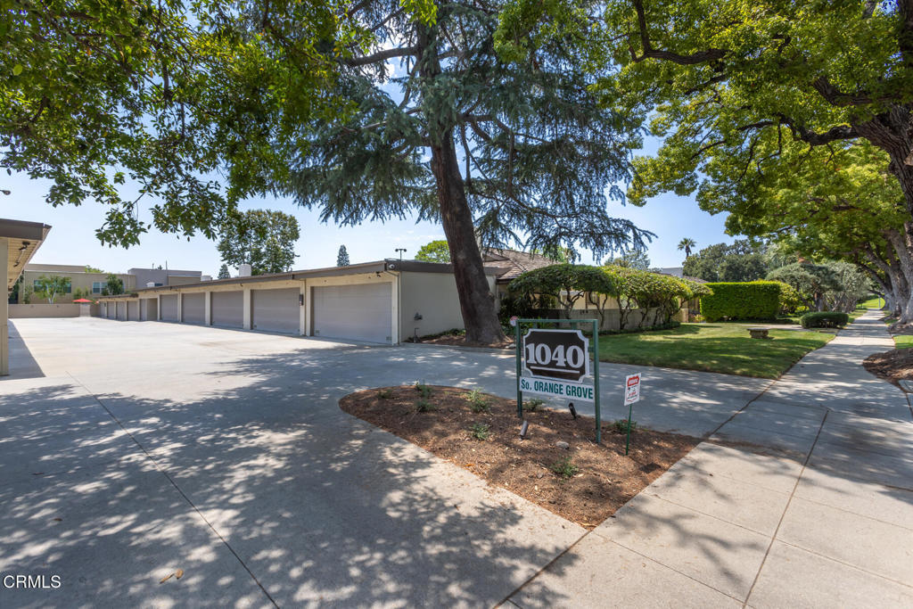 1040 S Orange Grove Boulevard 11