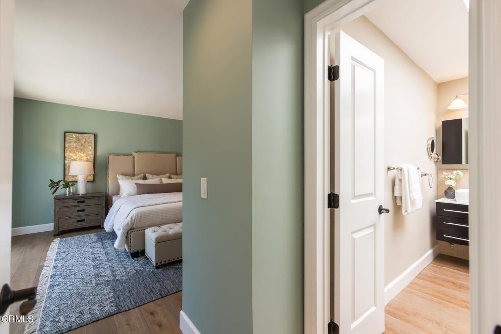 1040 S Orange Grove Boulevard 11