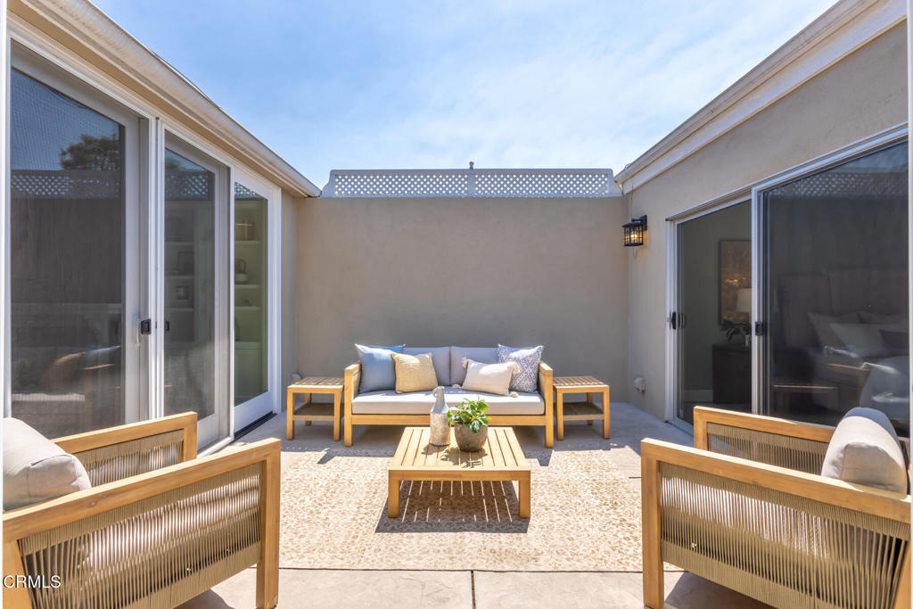 1040 S Orange Grove Boulevard 11