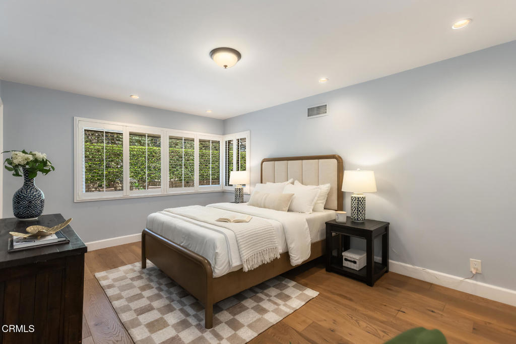 1040 S Orange Grove Boulevard 11