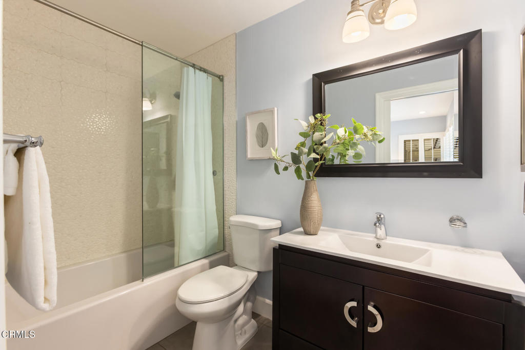 1040 S Orange Grove Boulevard 11