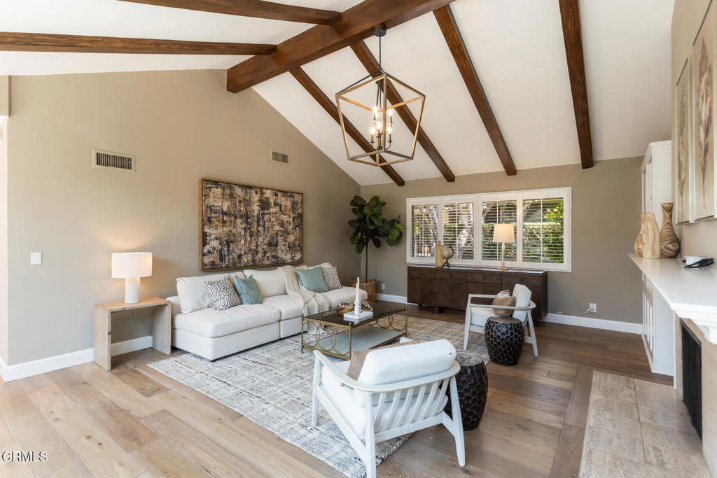 1040 S Orange Grove Boulevard 11