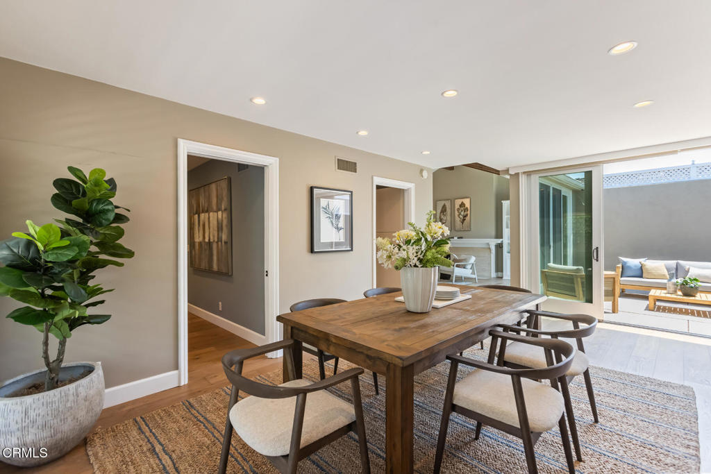 1040 S Orange Grove Boulevard 11