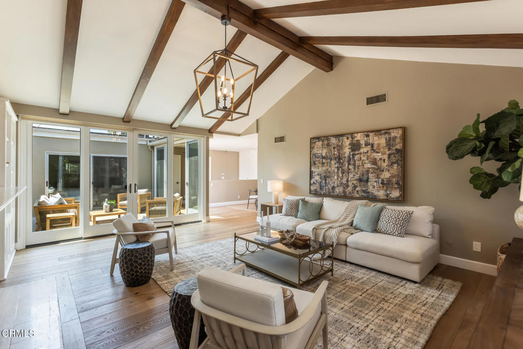 1040 S Orange Grove Boulevard 11