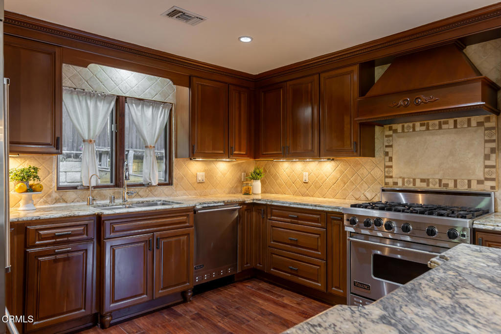 1961 El Arbolita Drive