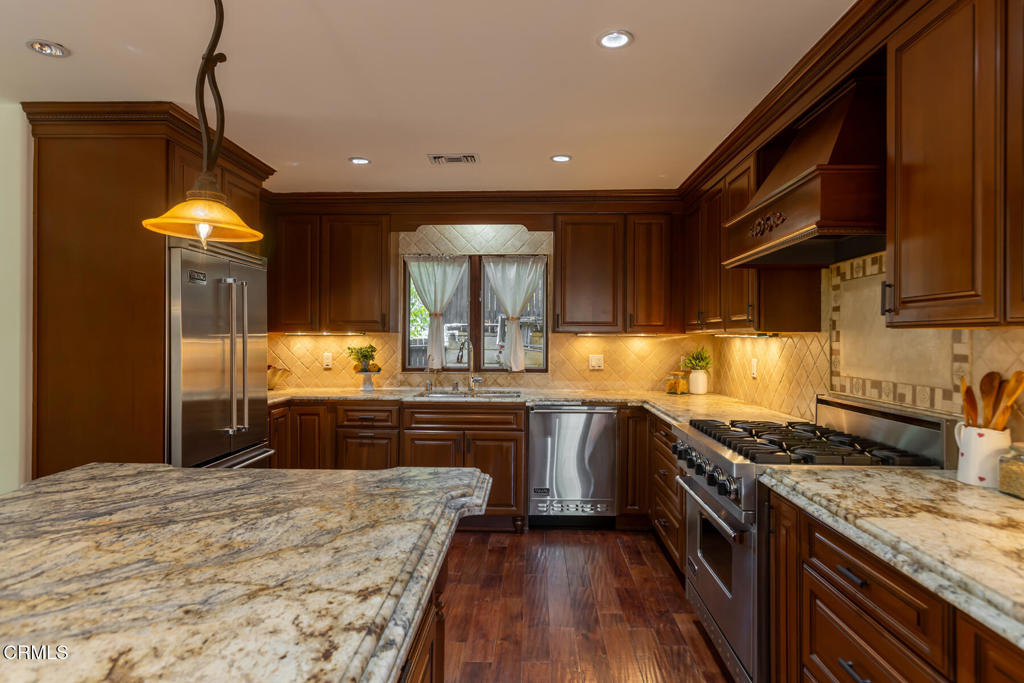 1961 El Arbolita Drive