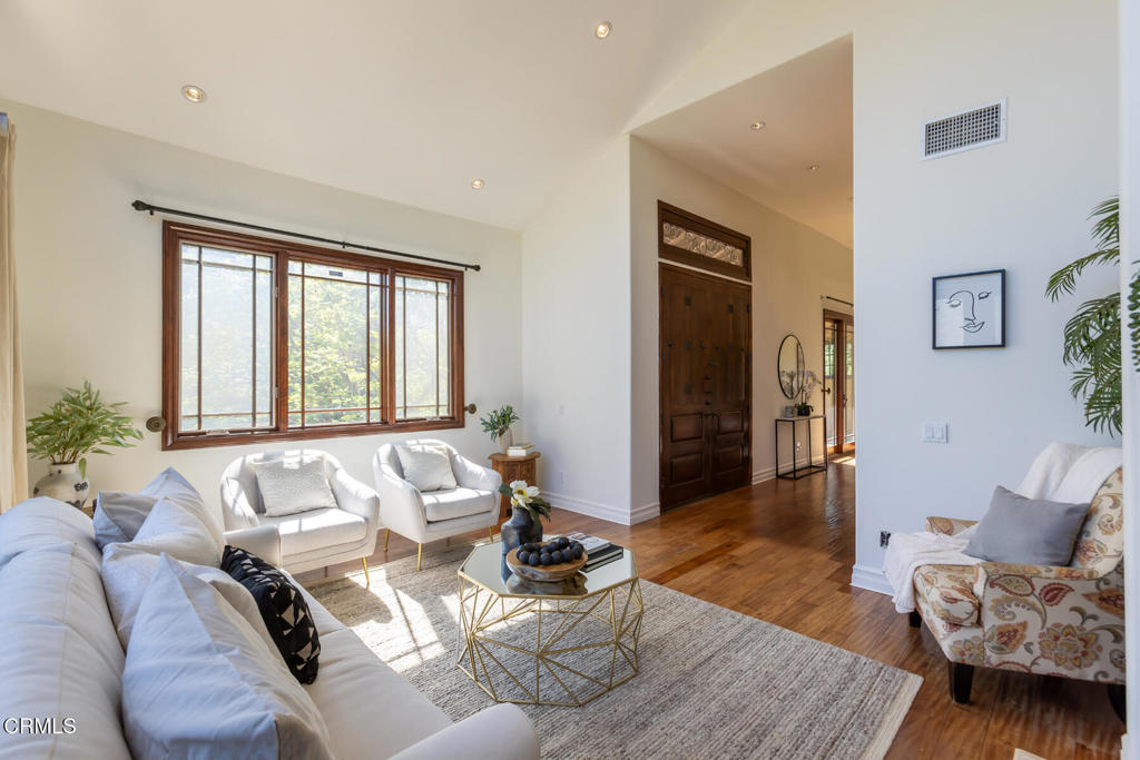 1961 El Arbolita Drive