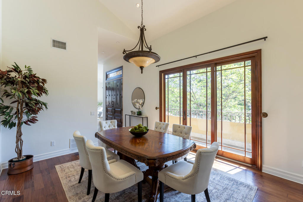 1961 El Arbolita Drive