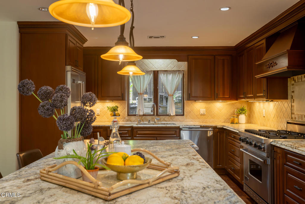 1961 El Arbolita Drive