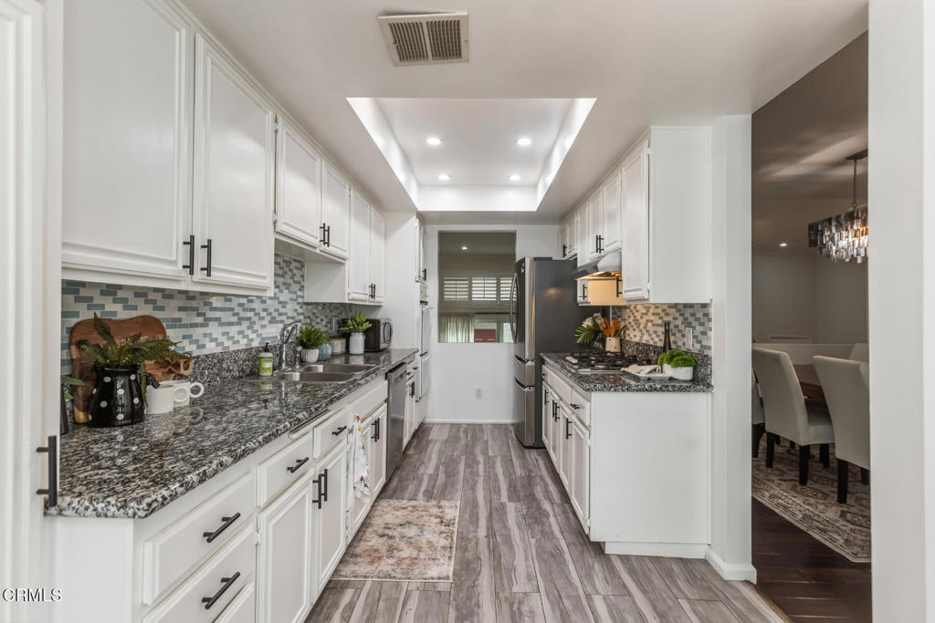 5230 Bellingham Avenue 6