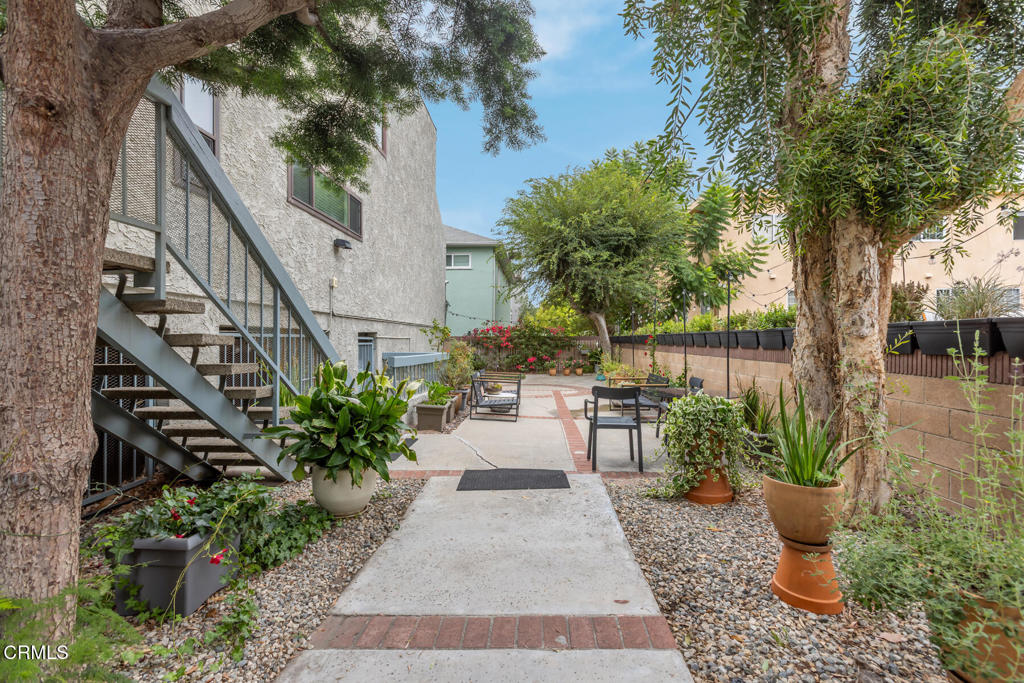 5230 Bellingham Avenue 6