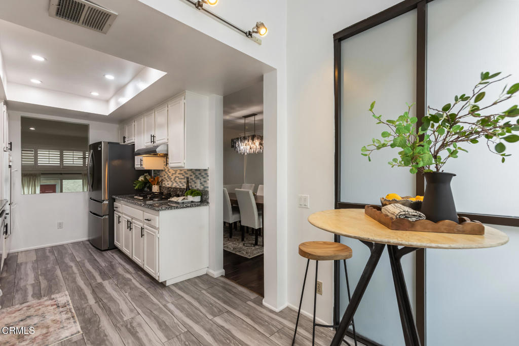 5230 Bellingham Avenue 6