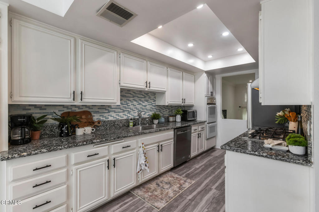 5230 Bellingham Avenue 6