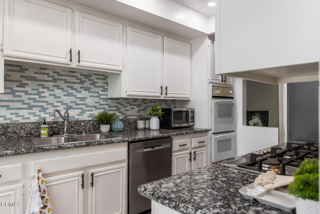 5230 Bellingham Avenue 6