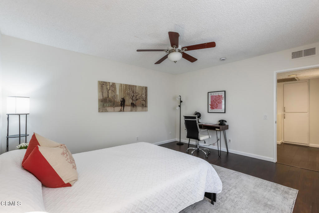 5230 Bellingham Avenue 6