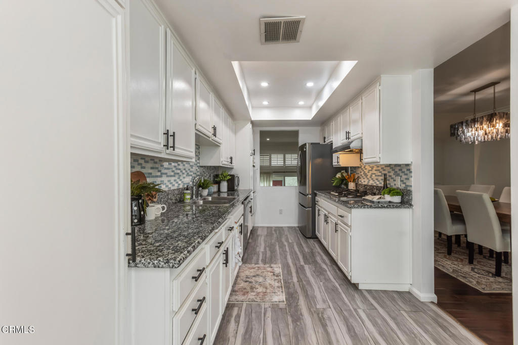 5230 Bellingham Avenue 6