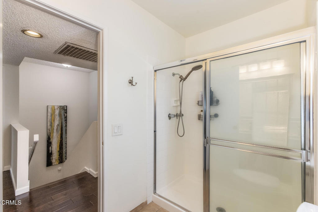 5230 Bellingham Avenue 6