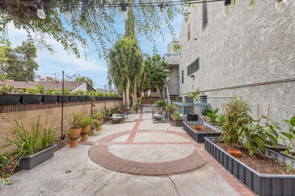 5230 Bellingham Avenue 6