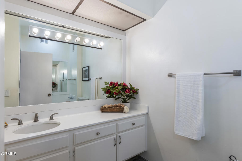 5230 Bellingham Avenue 6