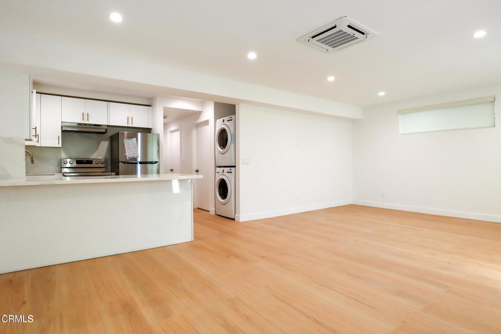 112 N Kenneth Road 101