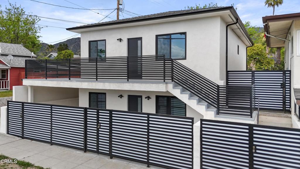 112 N Kenneth Road 101