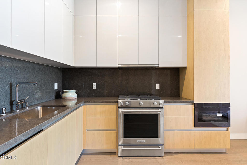 388 Cordova Street 305