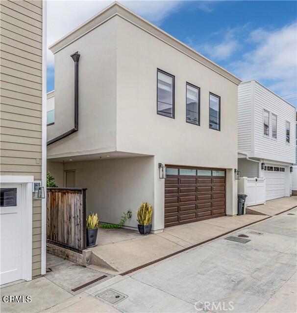 218 Narcissus Avenue