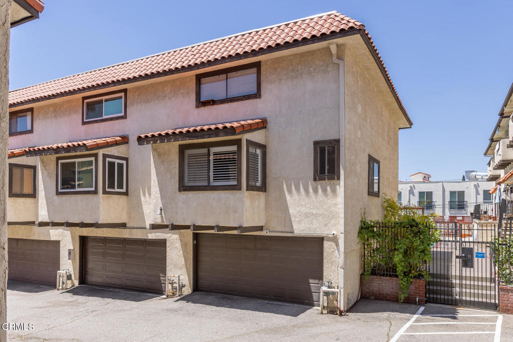 10141 Samoa Avenue 11