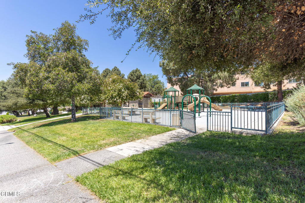 10141 Samoa Avenue 11