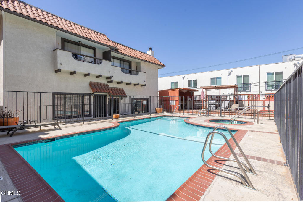 10141 Samoa Avenue 11