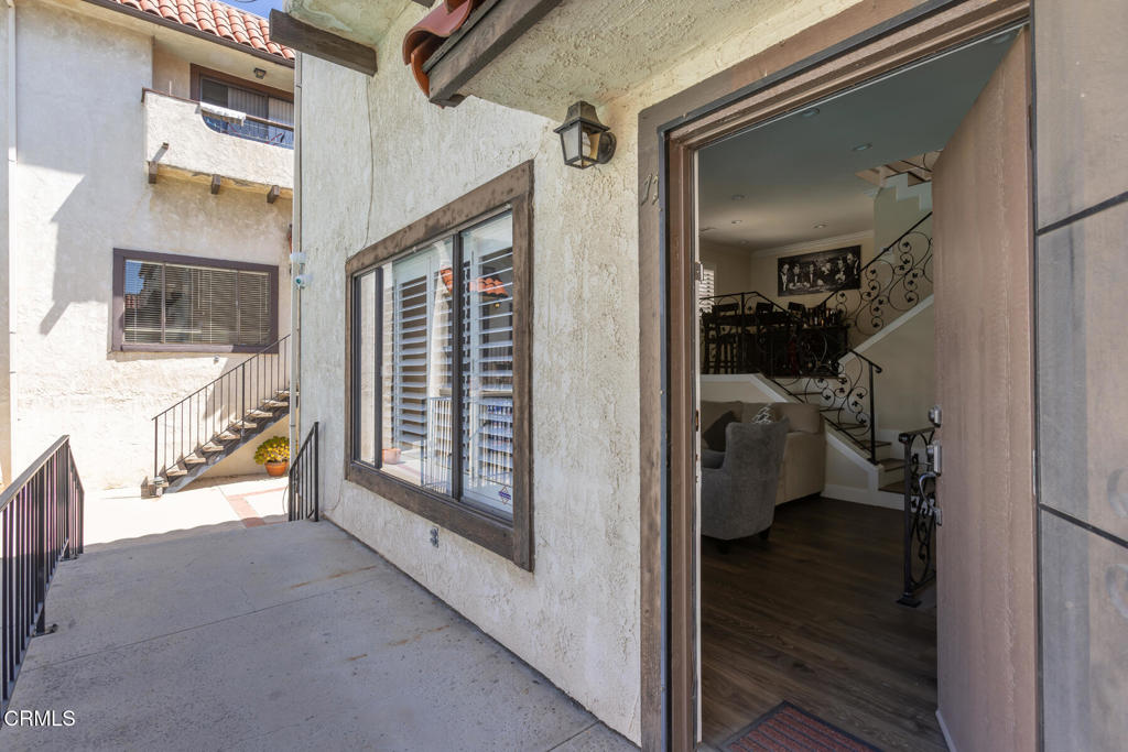 10141 Samoa Avenue 11
