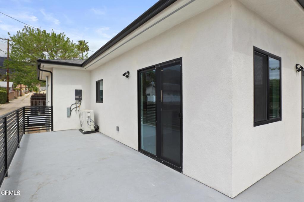 112 N Kenneth Road 201