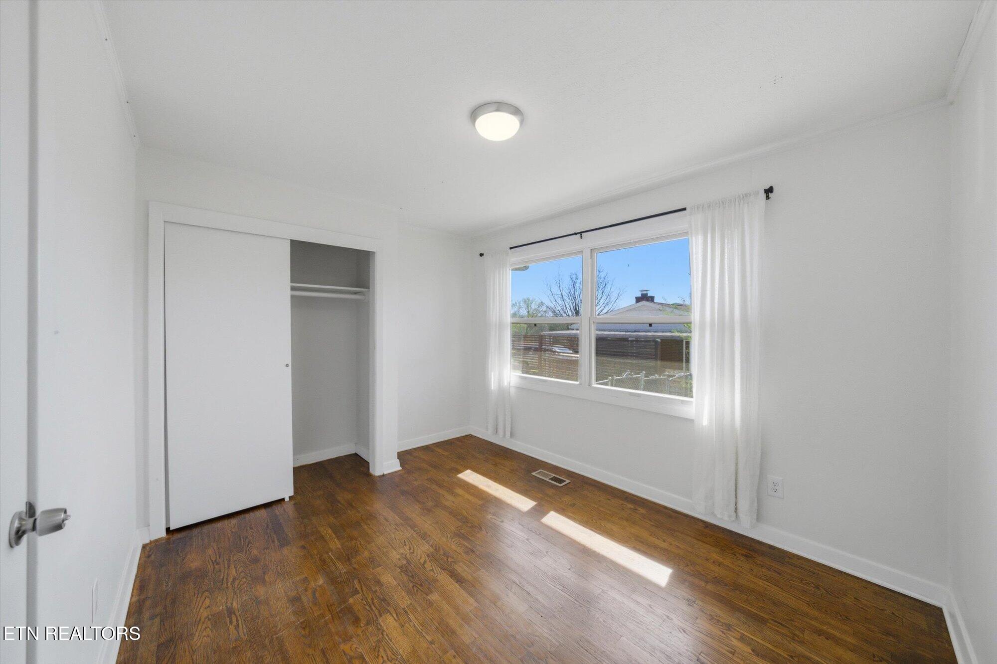 2807 Thomas Drive