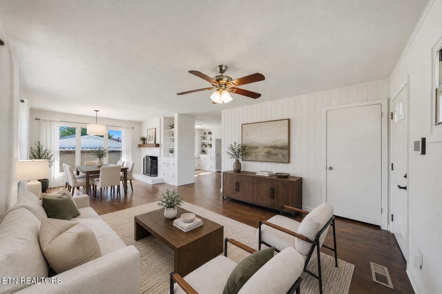 2807 Thomas Drive