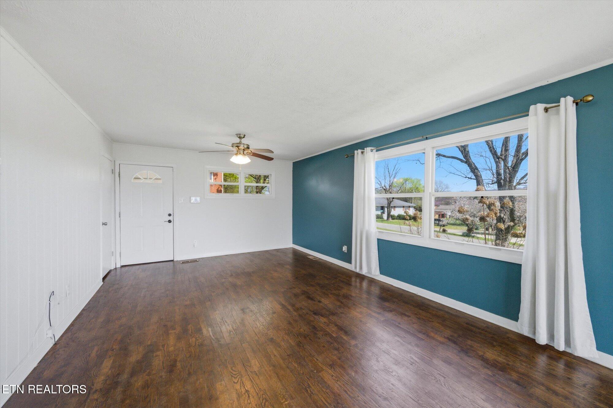 2807 Thomas Drive