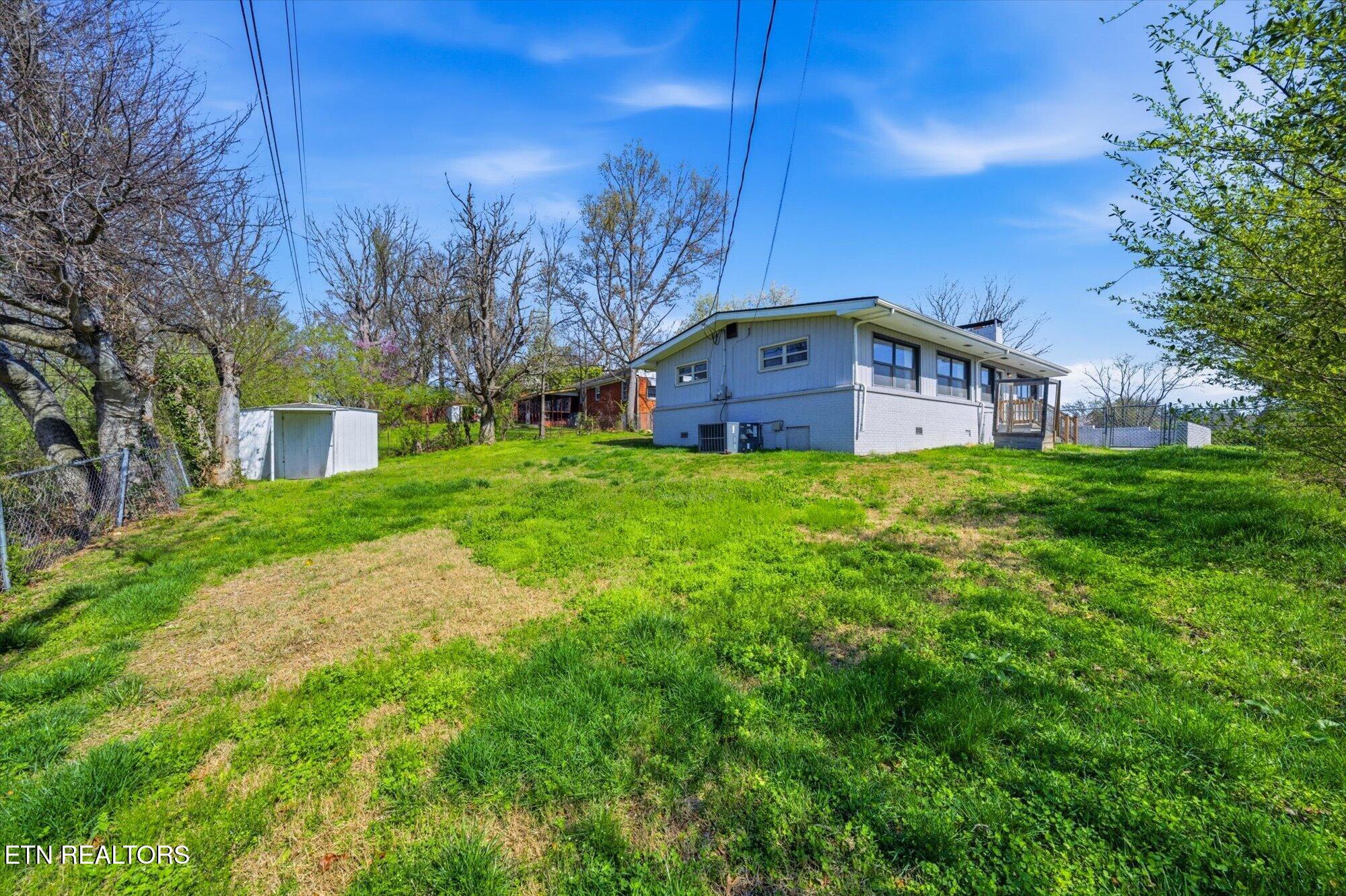2807 Thomas Drive