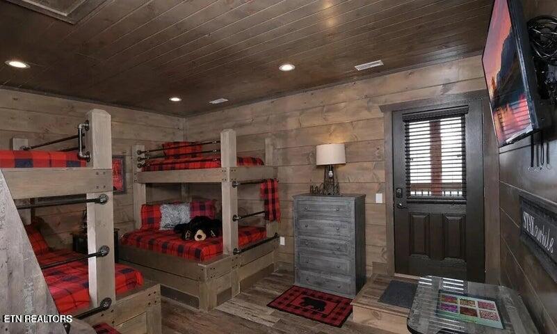 1215 Bird Nest Way