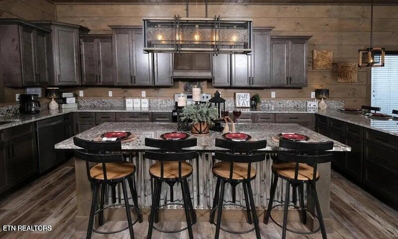 1215 Bird Nest Way