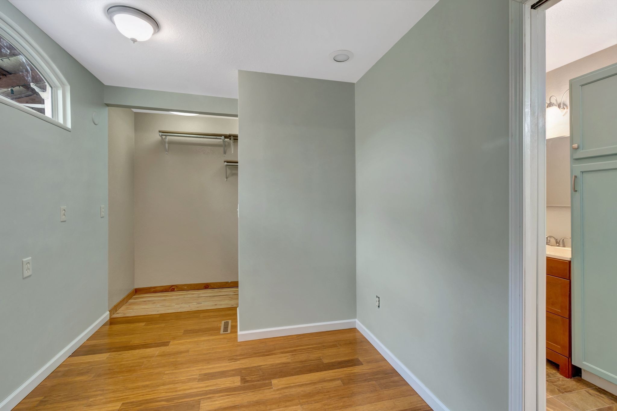 634 Main St