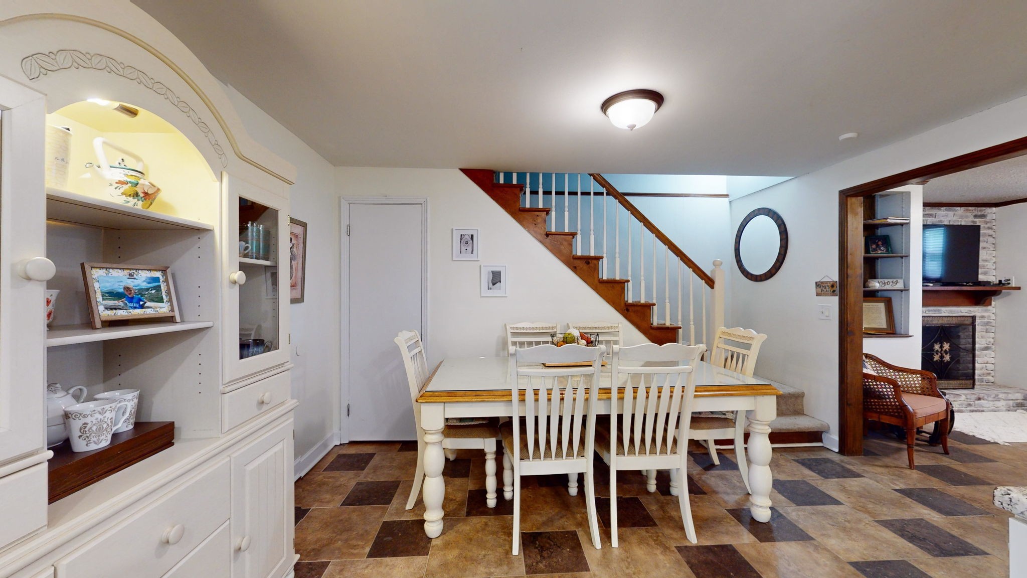 113 Country Club Dr