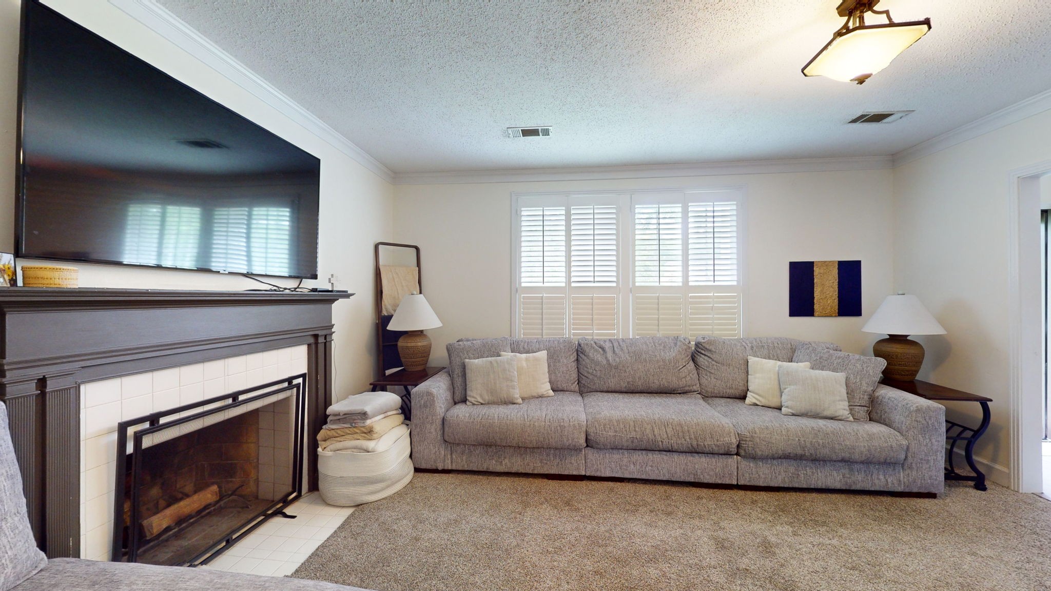 113 Country Club Dr