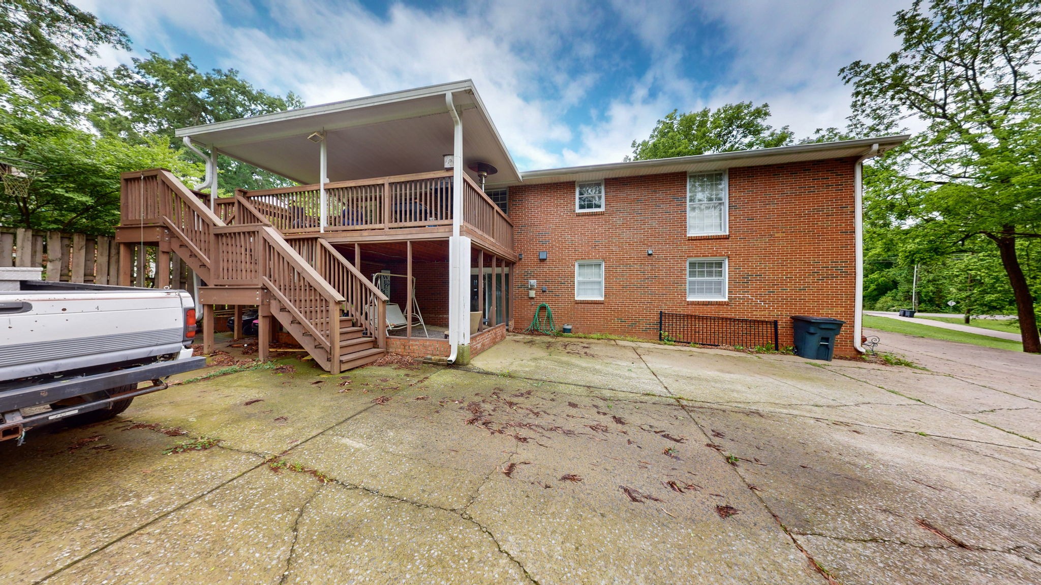 113 Country Club Dr