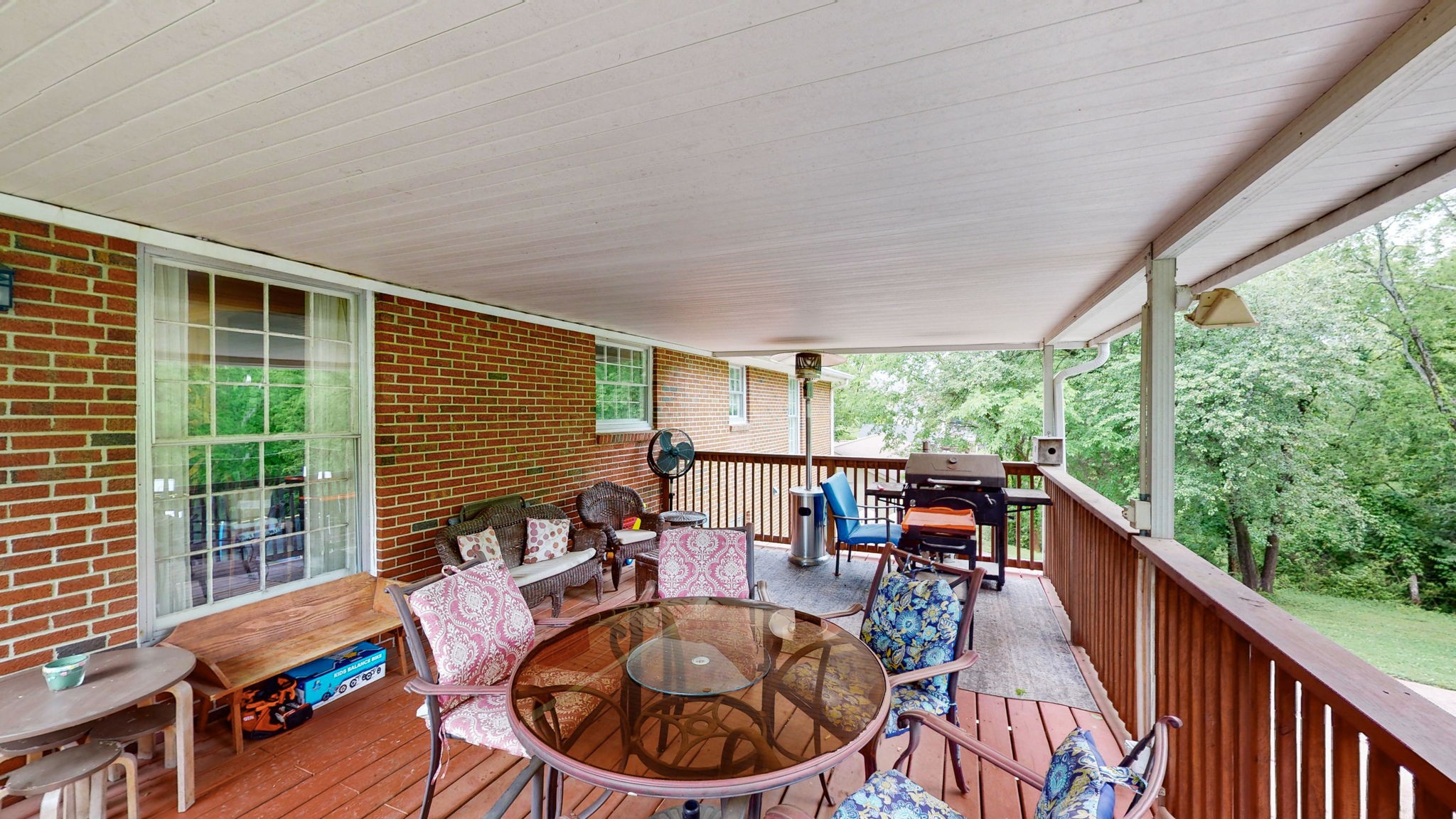 113 Country Club Dr
