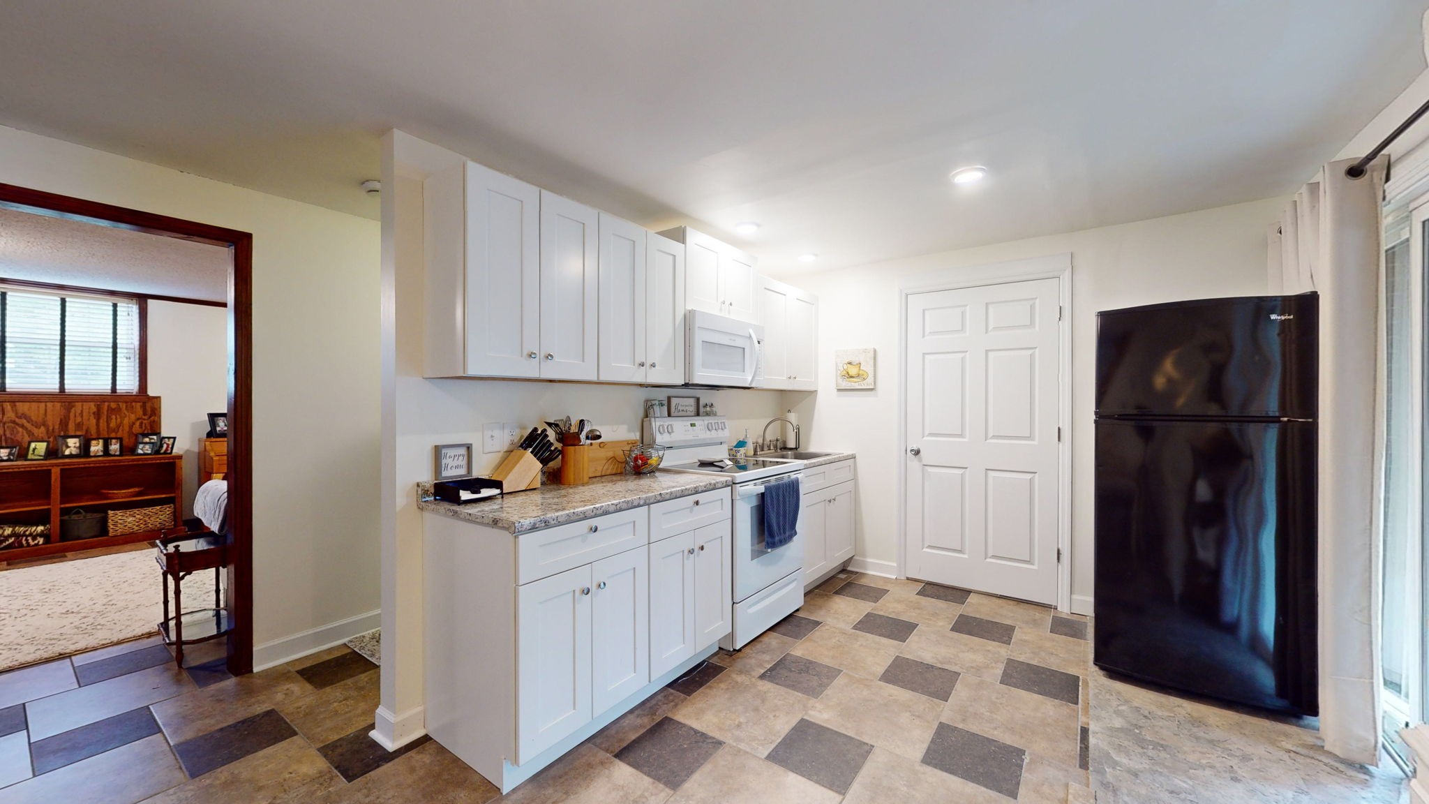 113 Country Club Dr