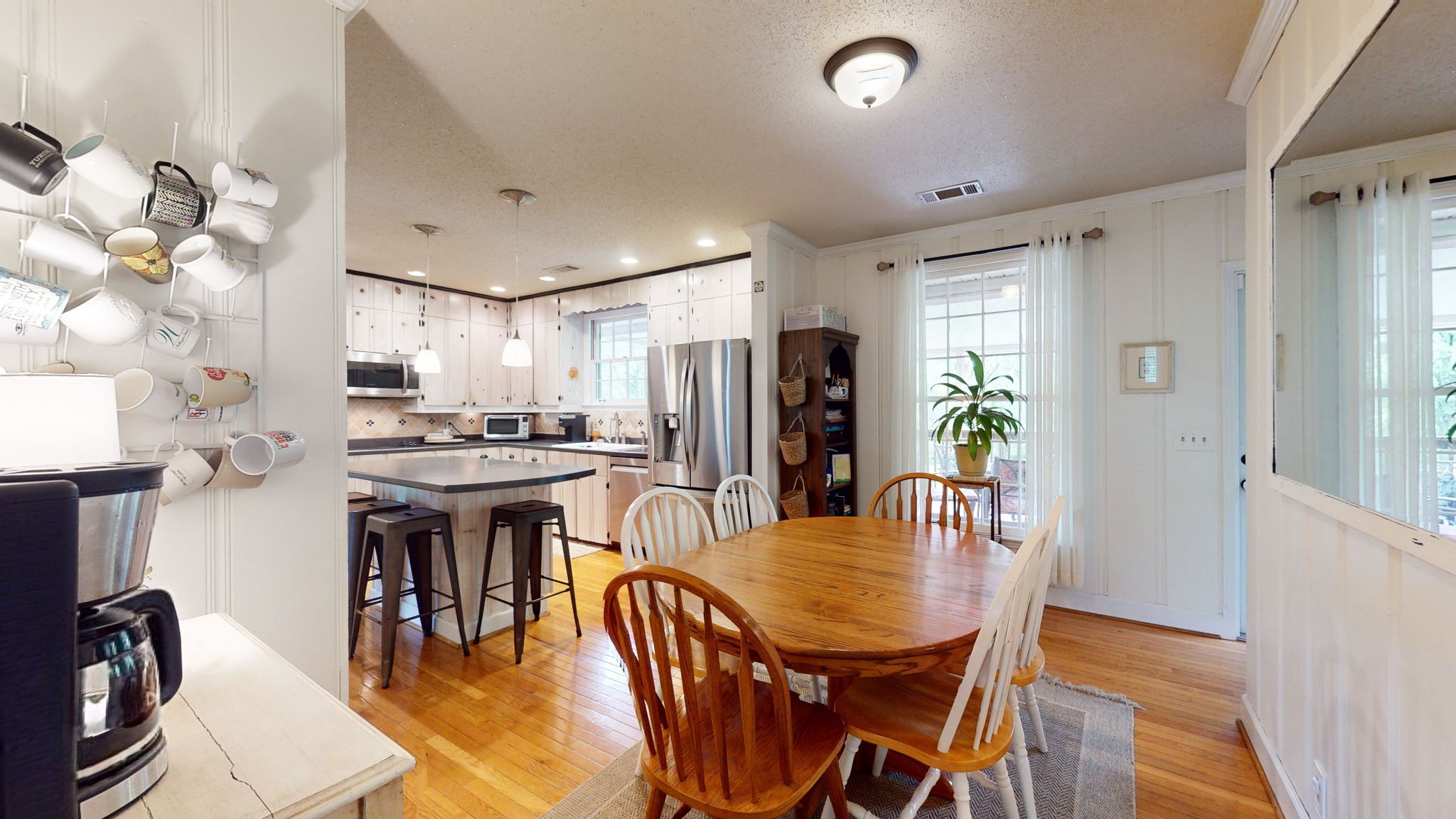 113 Country Club Dr